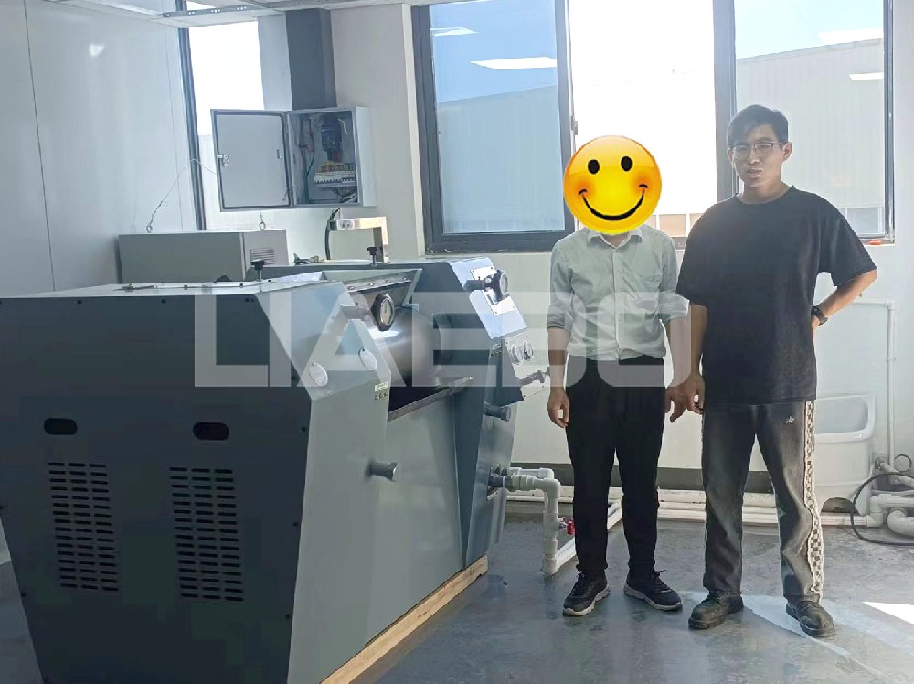 浙江某有限公司 260 液壓三輥機(jī)調(diào)試成功