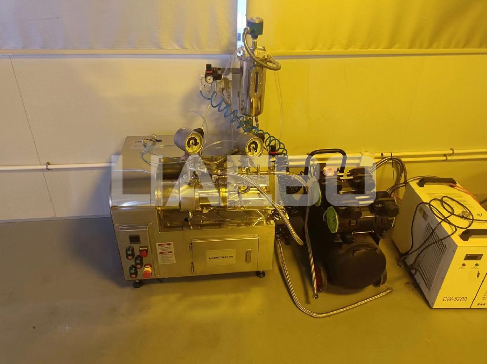 江蘇某有限公司0.5L實驗室納米砂磨機調試成功