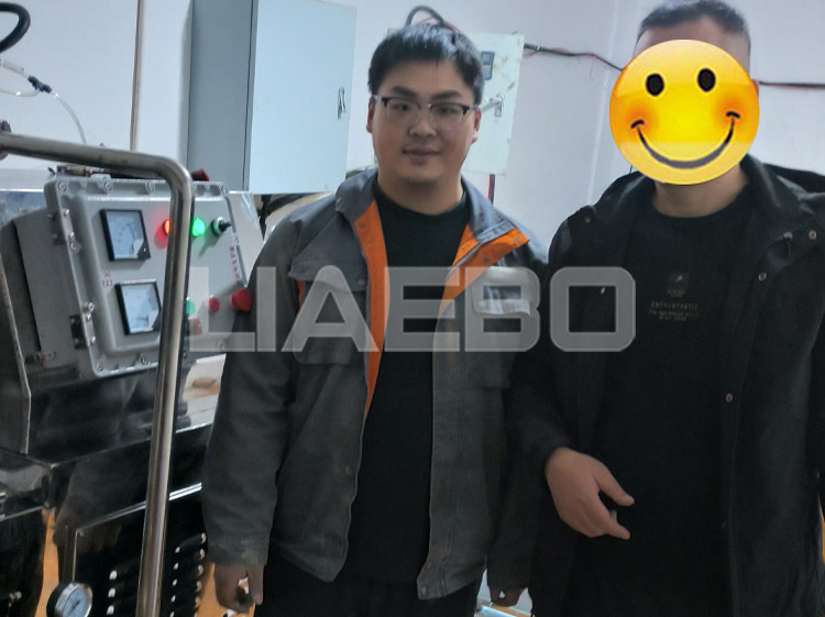 安徽某新材料有限公司 30L砂磨機調(diào)試成功