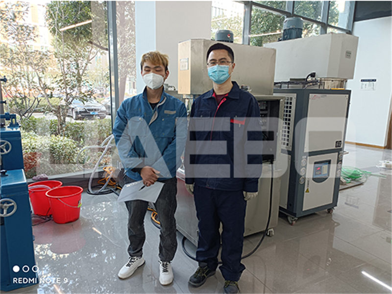 江蘇研究所100L行星攪拌機(jī)調(diào)試成功